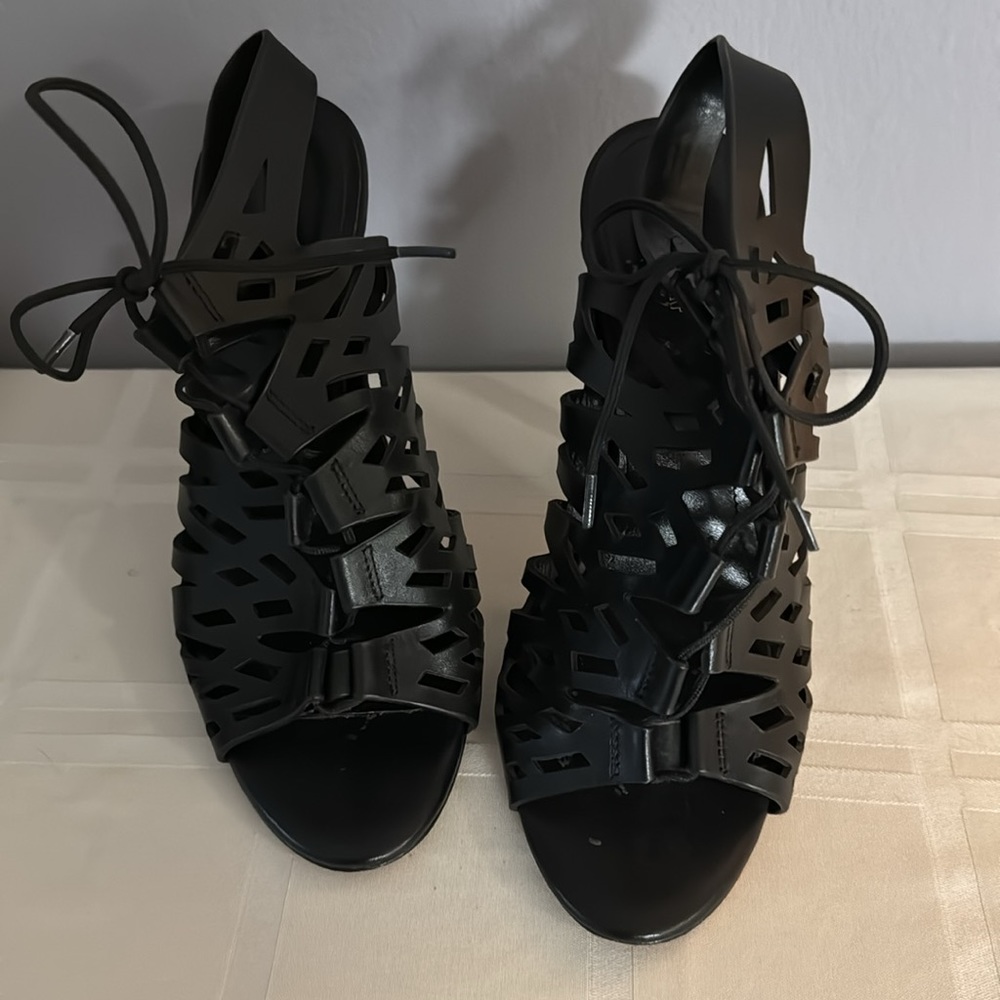 Pour La Victoire Black Leather Lazer cut out lace up 4” heels open toe